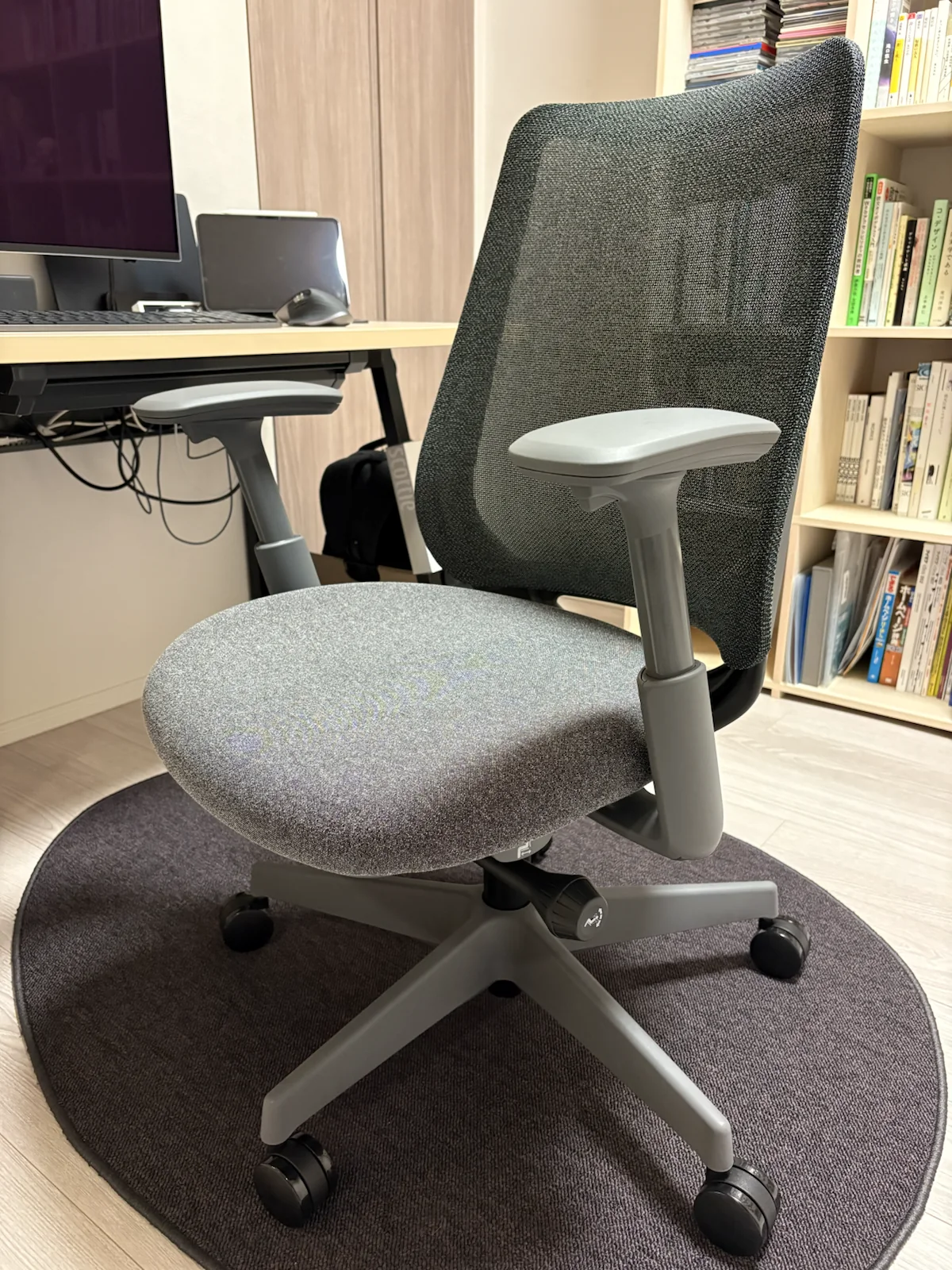 オカムラのワークチェア　ポータム 1